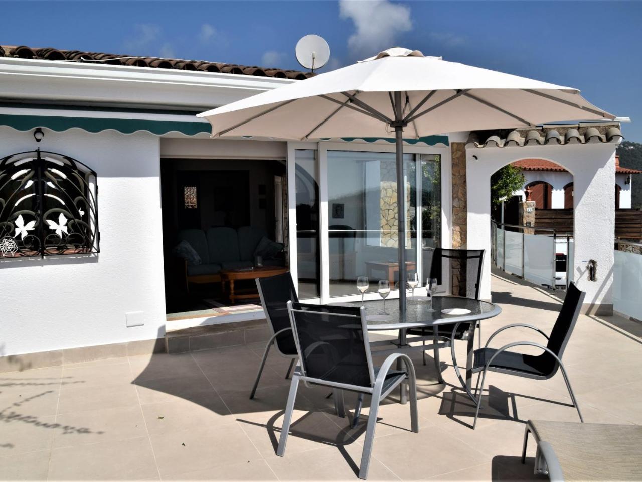 Luz Villa Lloret de Mar